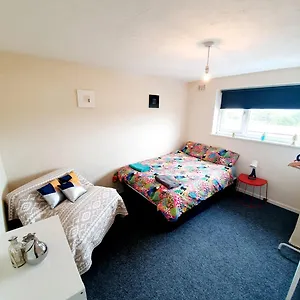 Town Centre 3 Bedroom Apartment